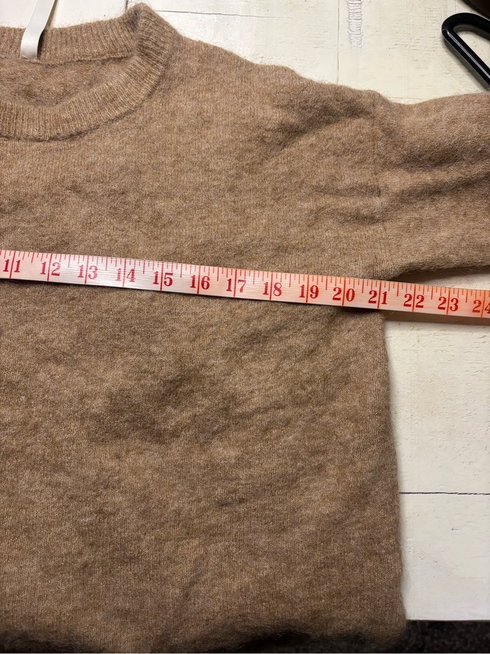 Aritzia Babaton The Group Thurlow Sweater Alpaca Wool Womens Size XS Tan Fuzzy - Picture 3 of 6